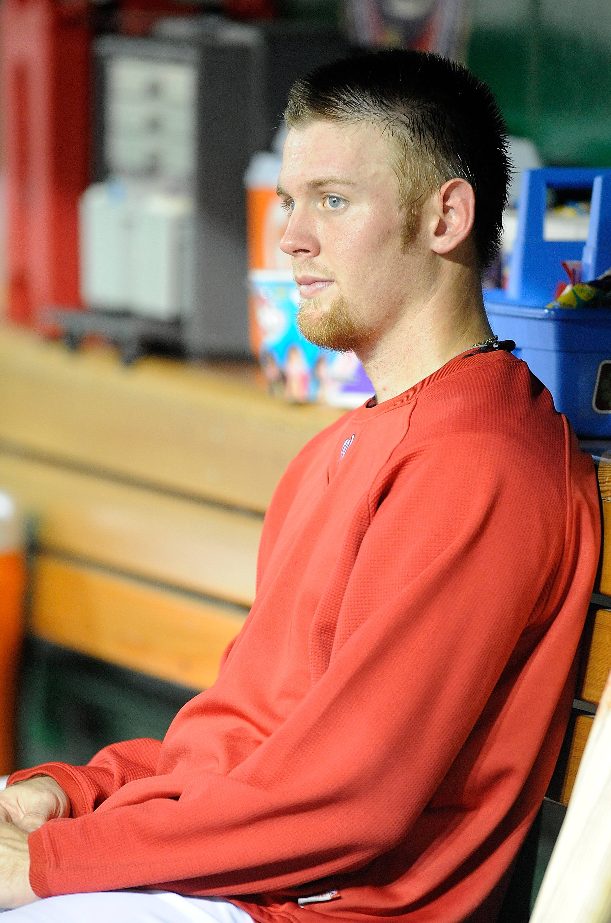 Stephen Strasburg, red long-sleeved shirt, wooden bench, 2K Phone Wallpaper