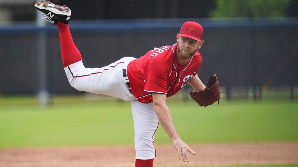 Stephen Strasburg, red uniform, mid-throw, SD Desktop Wallpaper