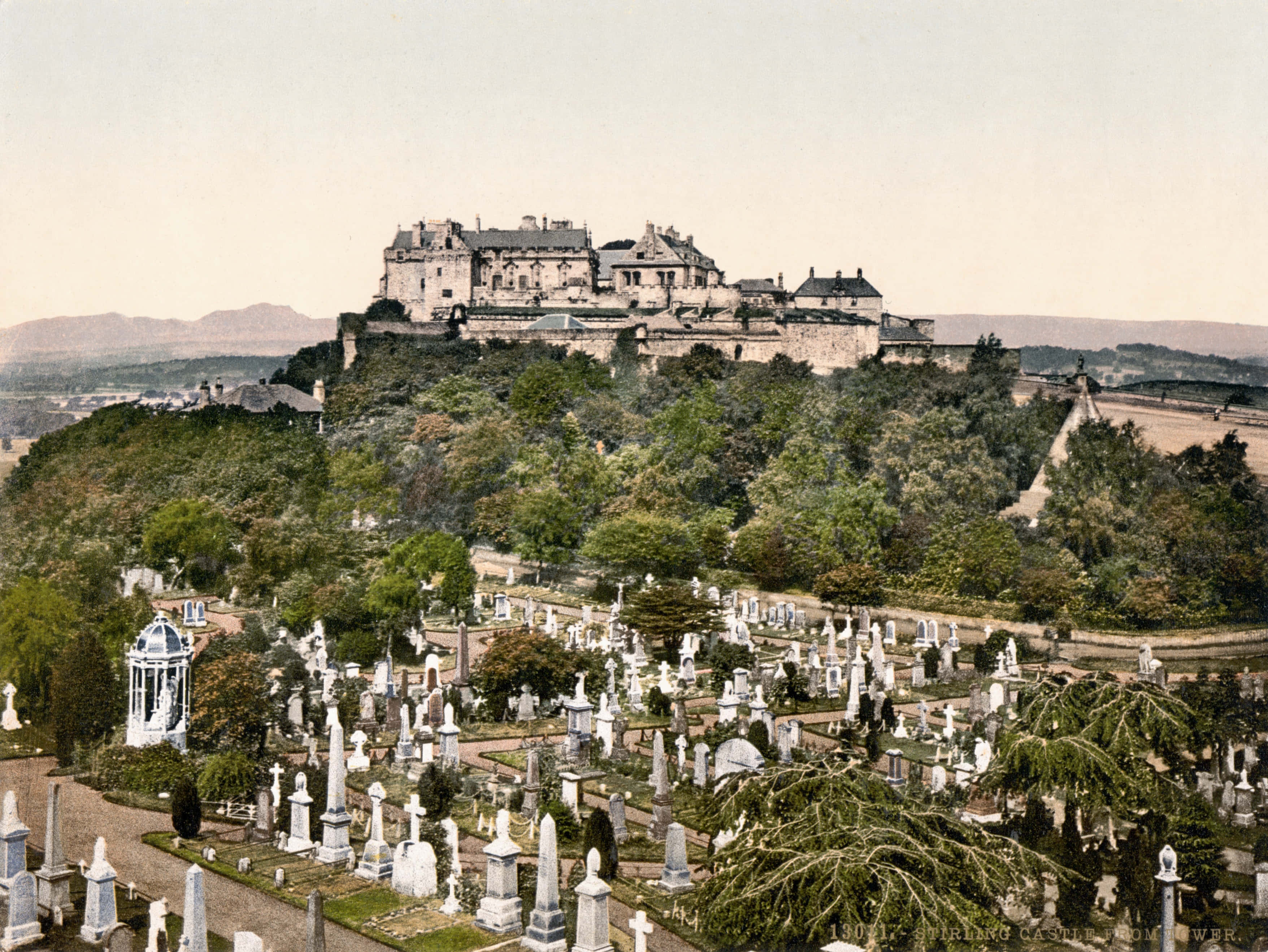 Sterling Castle, lush hill, sprawling cemetery, 2K Desktop Wallpaper