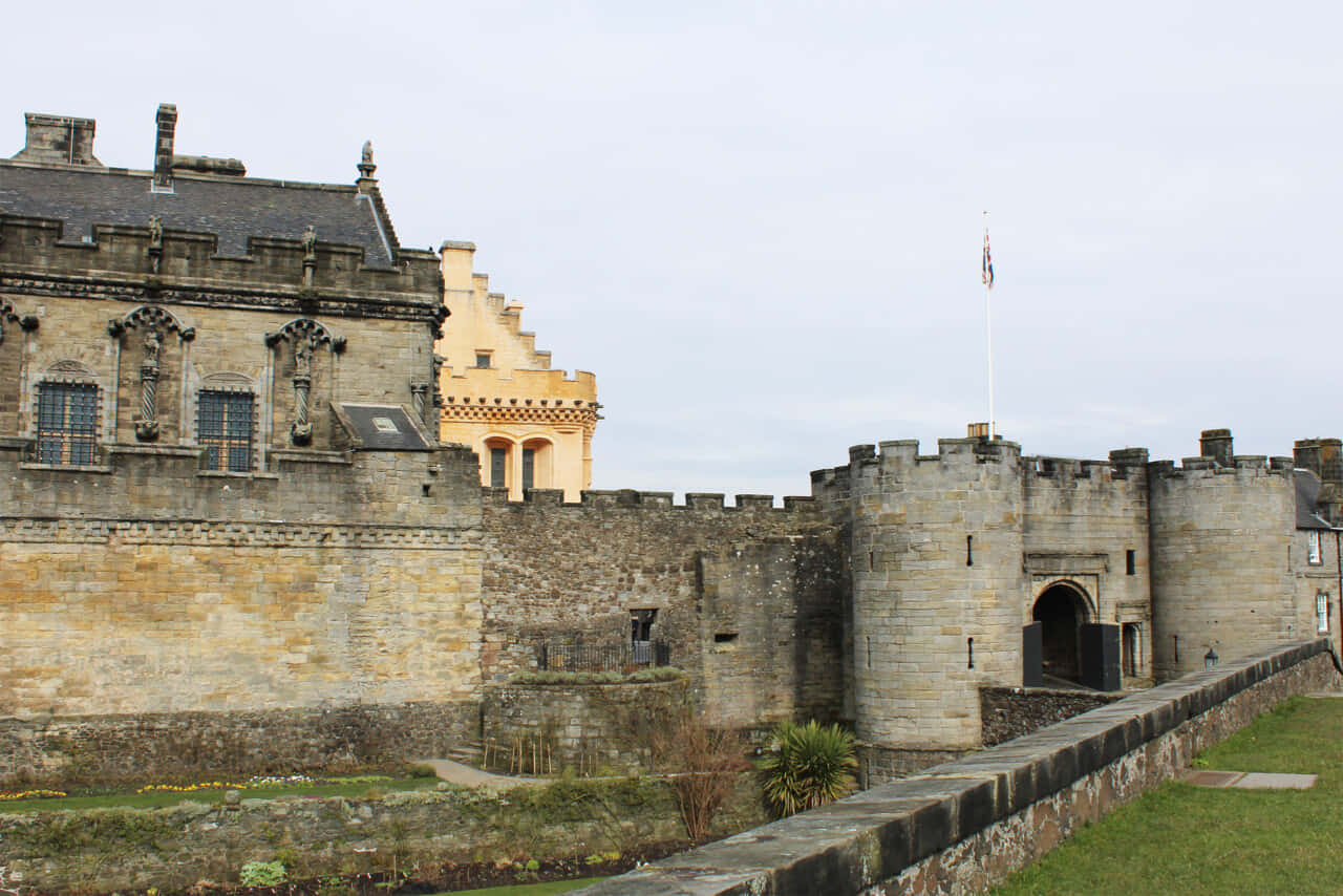 Sterling Castle, ancient stone castle, crenellated walls, HD Desktop Wallpaper