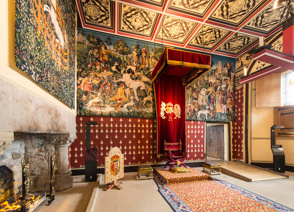 Sterling Castle, red curtain, medieval throne room, SD Desktop Wallpaper
