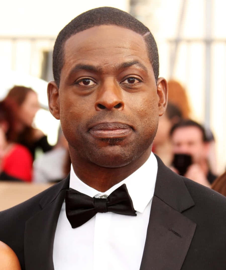 Sterling K. Brown, black tuxedo, bow tie, SD Phone Wallpaper