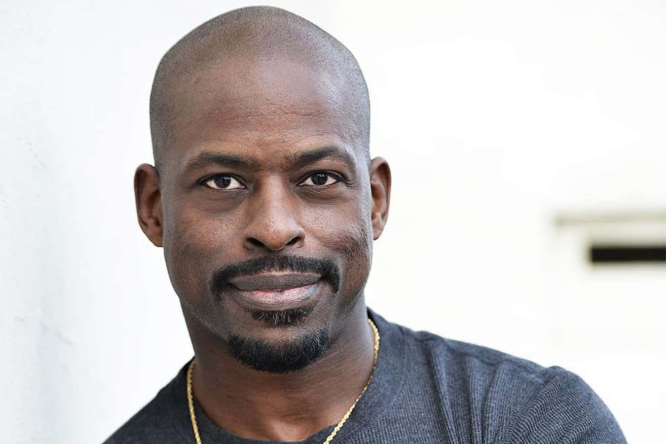 Sterling K Brown, 2018 Emmys, gray shirt, HD Desktop Wallpaper