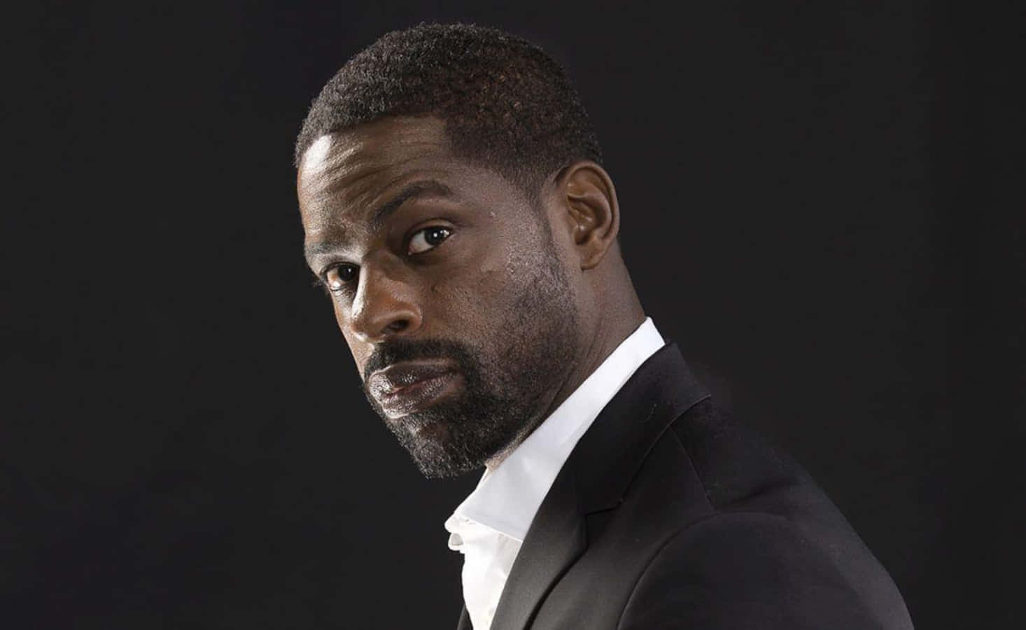 Sterling K Brown, black suit, white shirt, HD Desktop Wallpaper