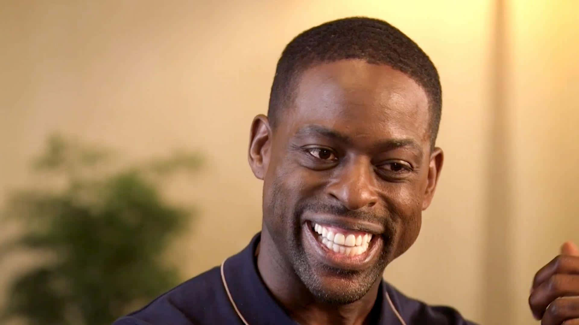 Sterling K Brown, 1920 x 1080, toothy grin, Full HD Desktop Wallpaper