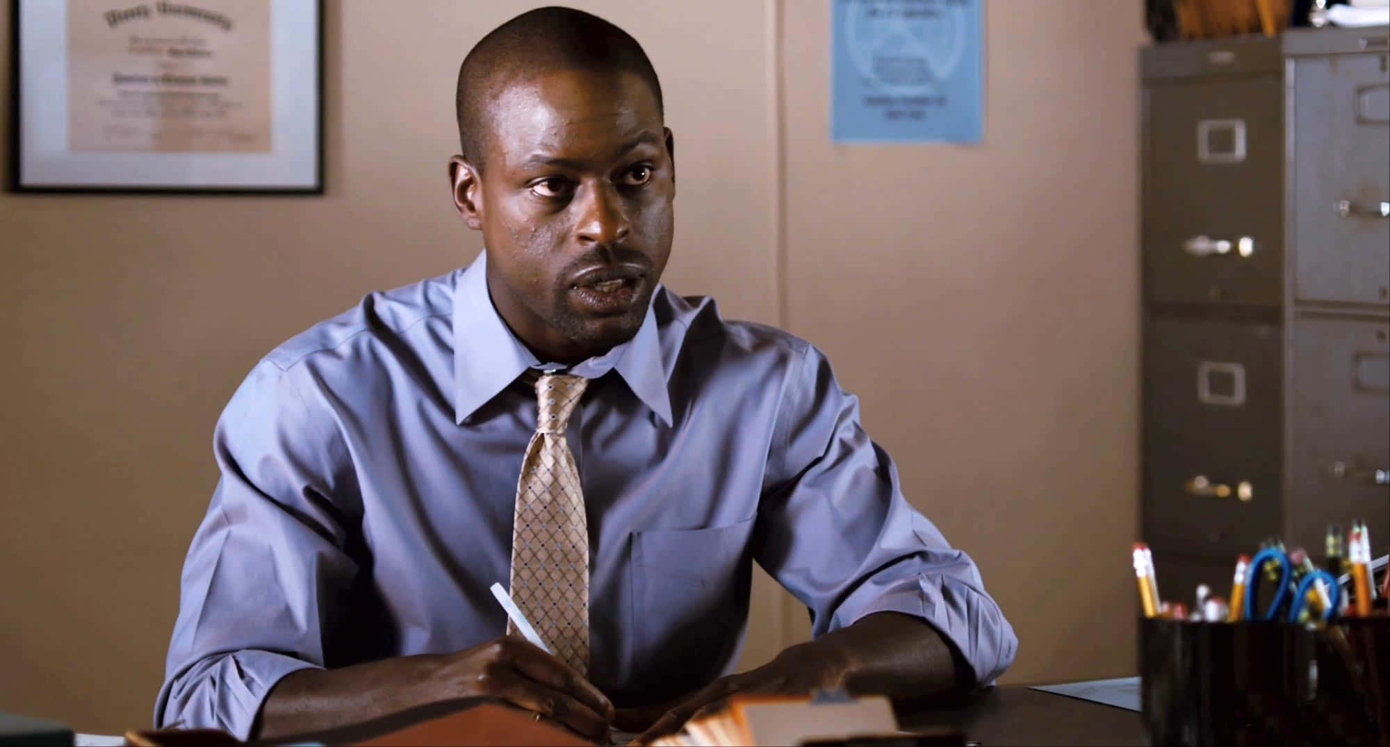 Sterling K Brown, blue shirt, patterned tie, Full HD Desktop Wallpaper