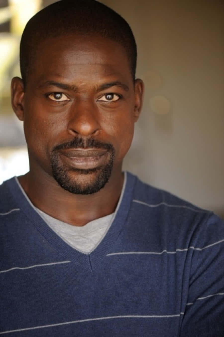 Sterling K Brown, blue striped sweater, gray tee, HD Phone Wallpaper