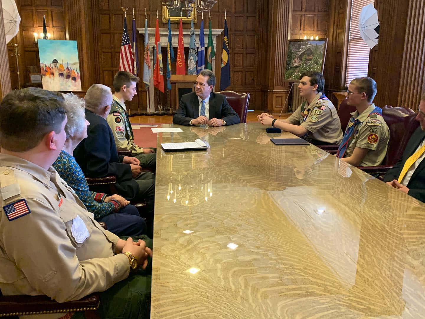Steve Bullock, wood-paneled room, khaki uniforms, HD Desktop Wallpaper