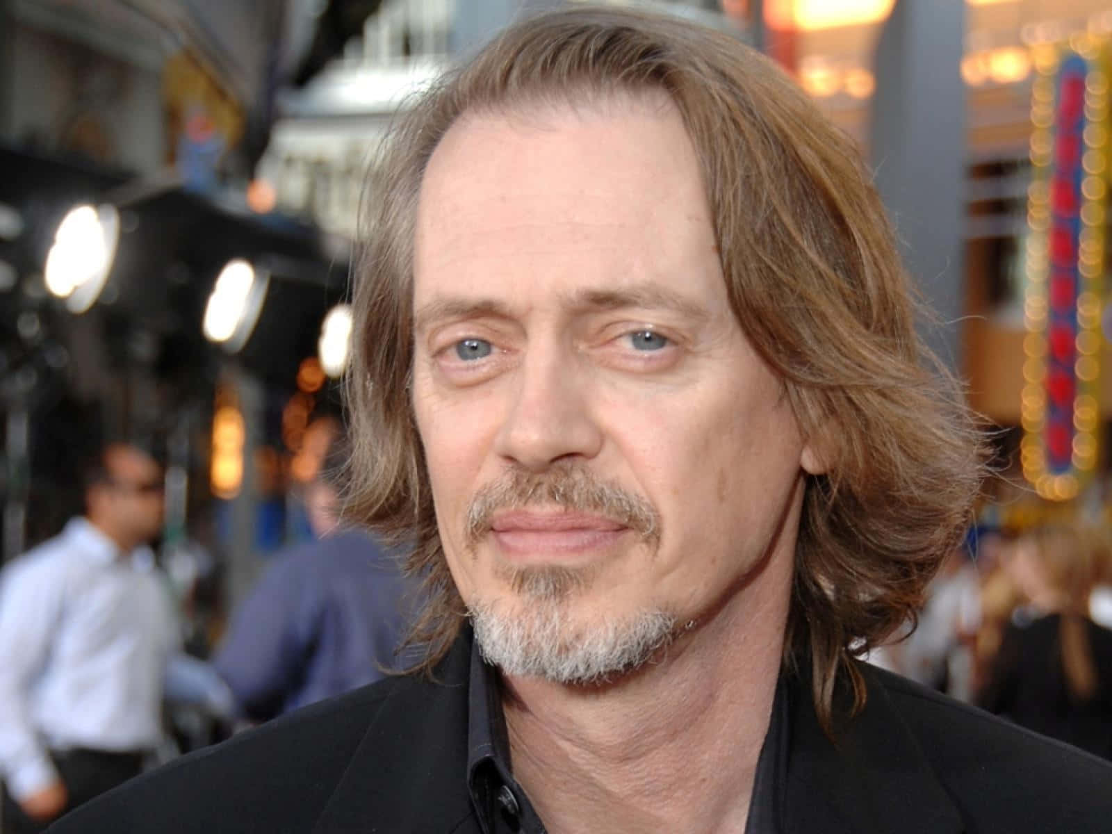 Steve Buscemi, bustling city street, night, HD Desktop Wallpaper