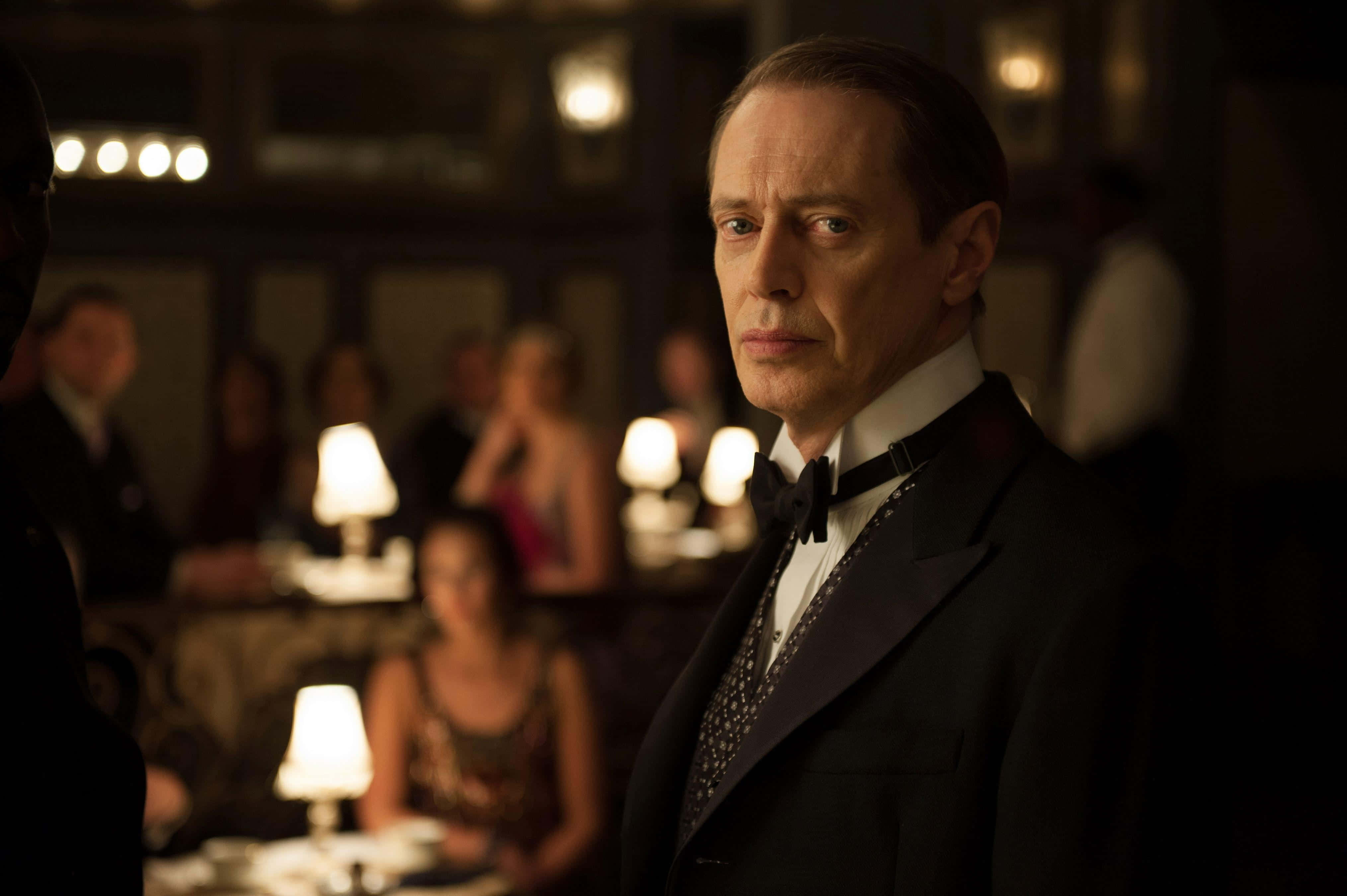 Steve Buscemi, tuxedo, dimly lit upscale restaurant, 4K Desktop Wallpaper