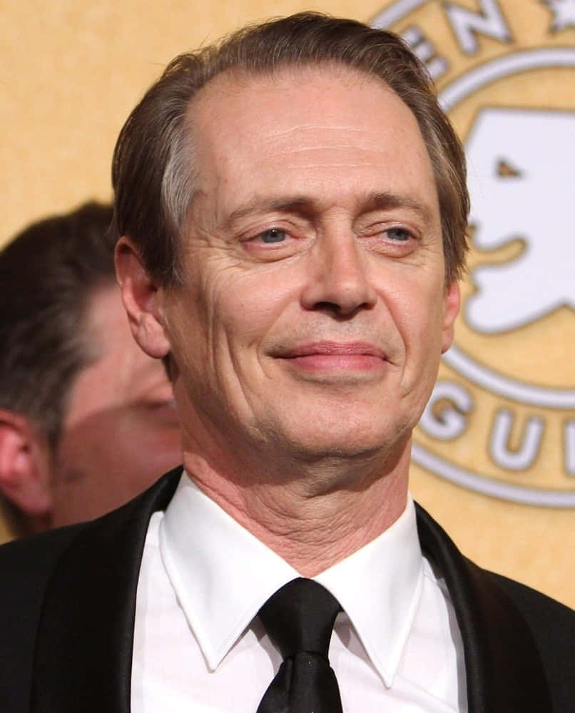 Steve Buscemi, black tuxedo, golden backdrop, SD Phone Wallpaper
