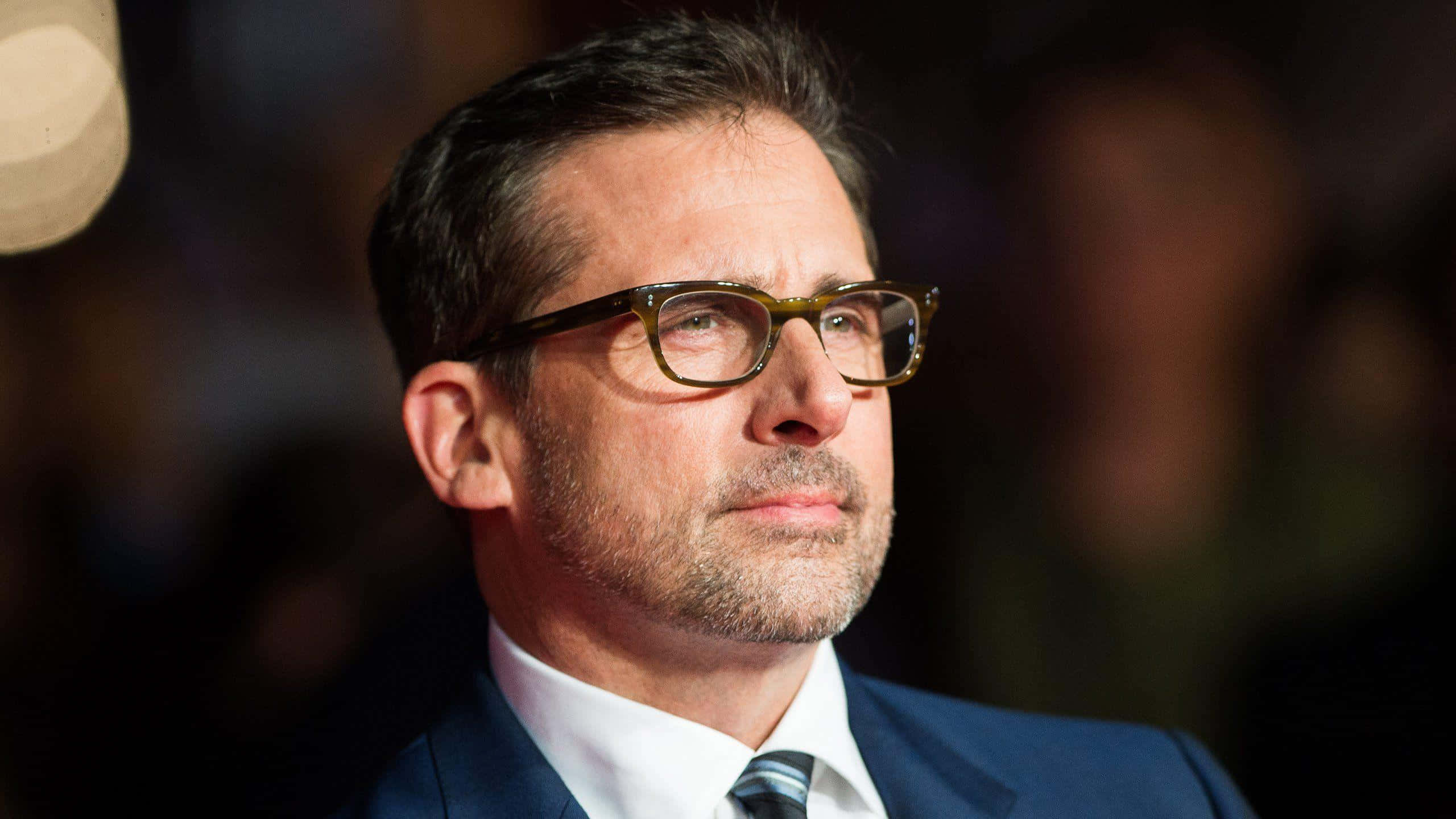 Steve Carell, glasses, suit, 2K Desktop Wallpaper