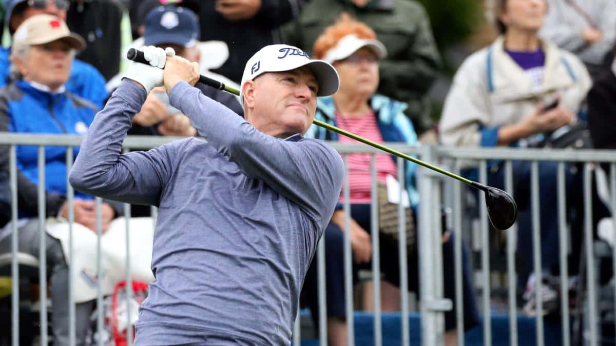 Steve Flesch, golfer, mid-swing, SD Desktop Wallpaper