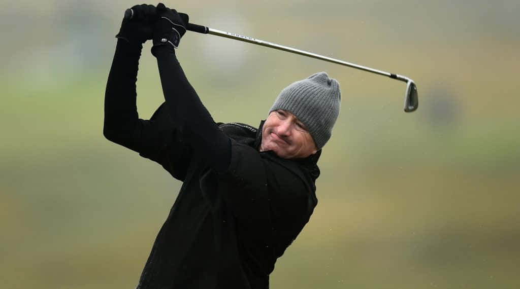 Steve Flesch, grey beanie, black gear, SD Desktop Wallpaper