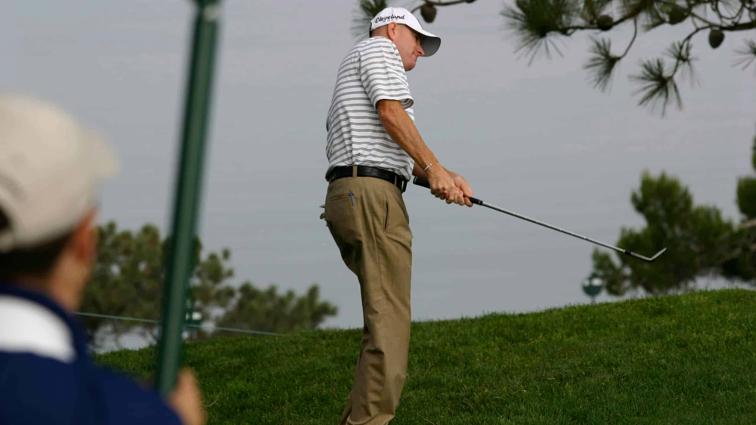 Steve Flesch, striped shirt, khaki pants, 2K Desktop Wallpaper