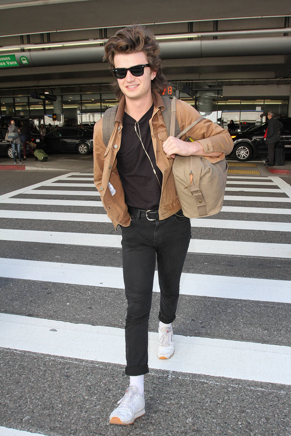 Steve Harrington, sunglasses, tan jacket, HD Phone Wallpaper
