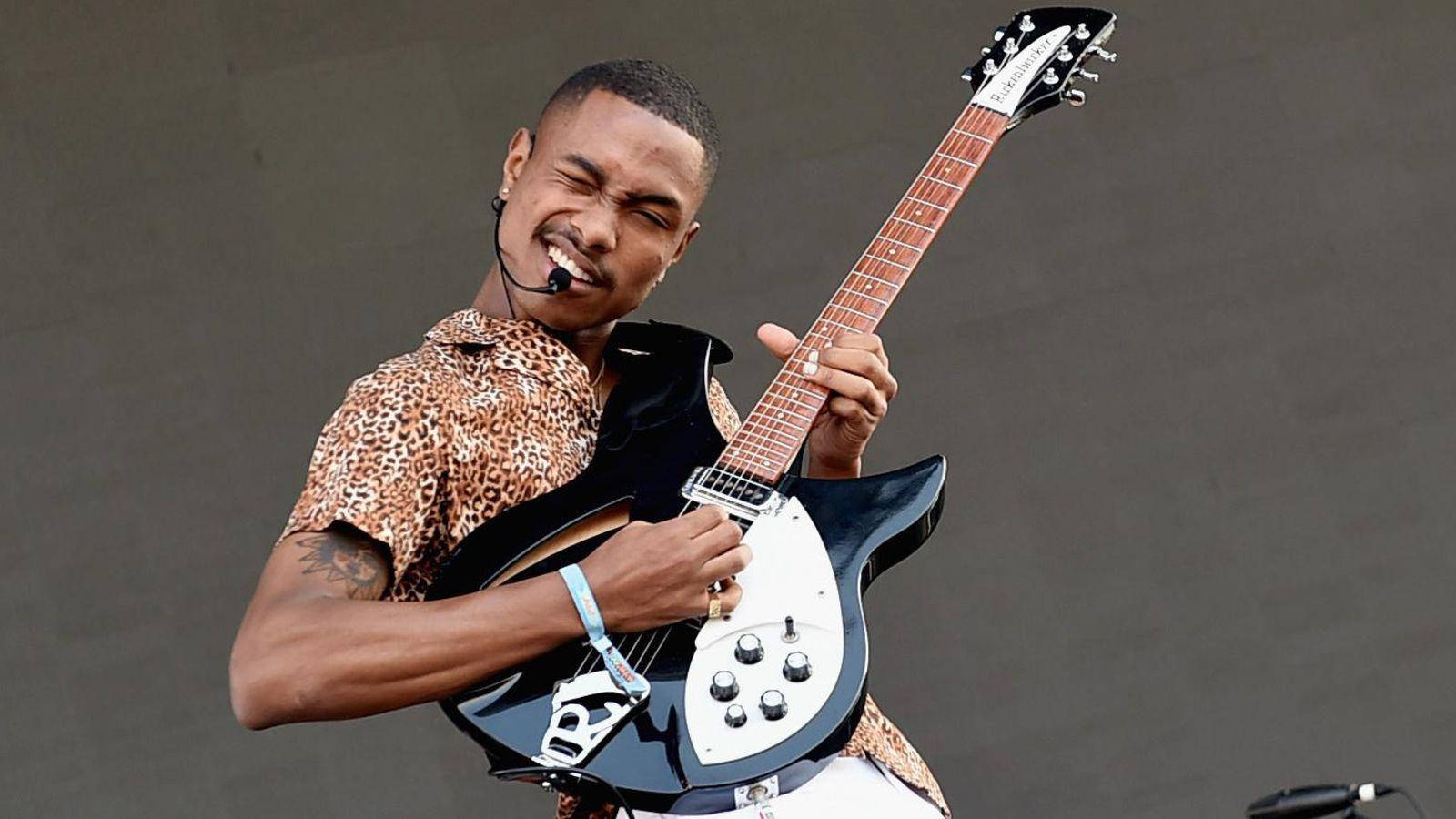 Steve Lacy, leopard print shirt, black and white electric guitar, HD Desktop Wallpaper