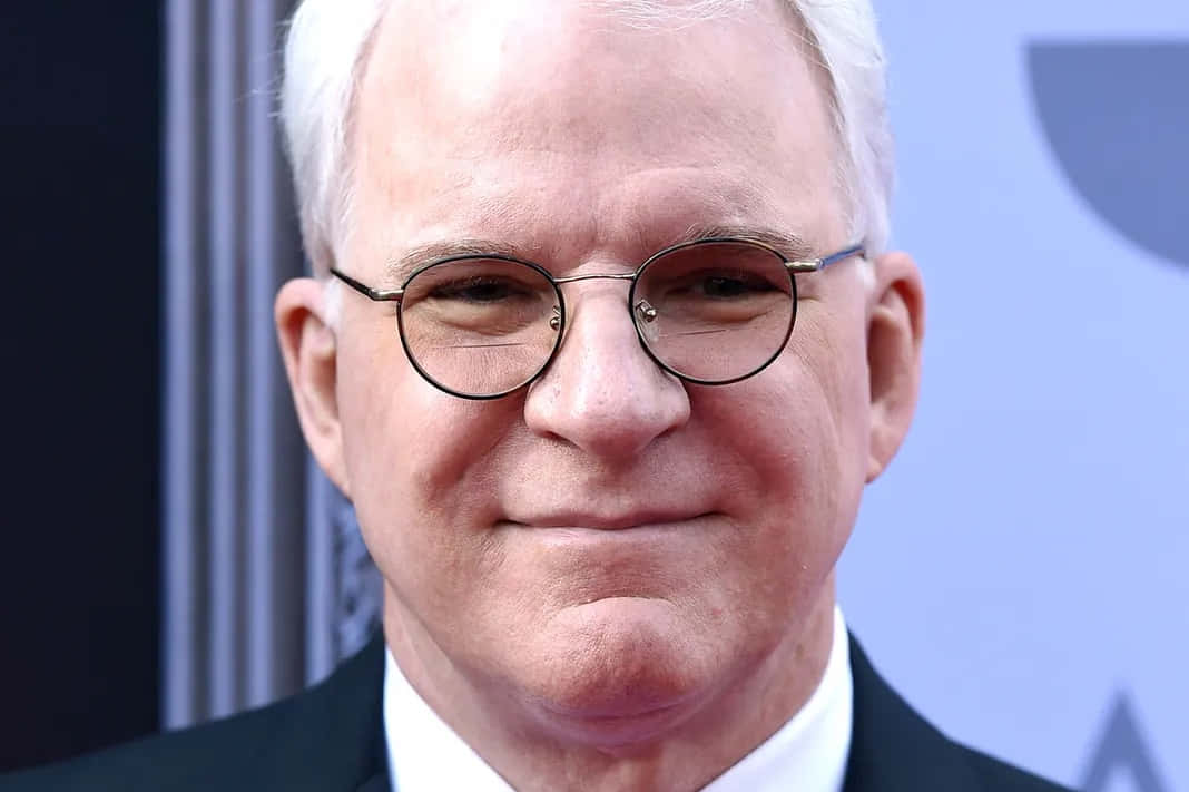Steve Martin, white hair, round glasses, SD Desktop Wallpaper