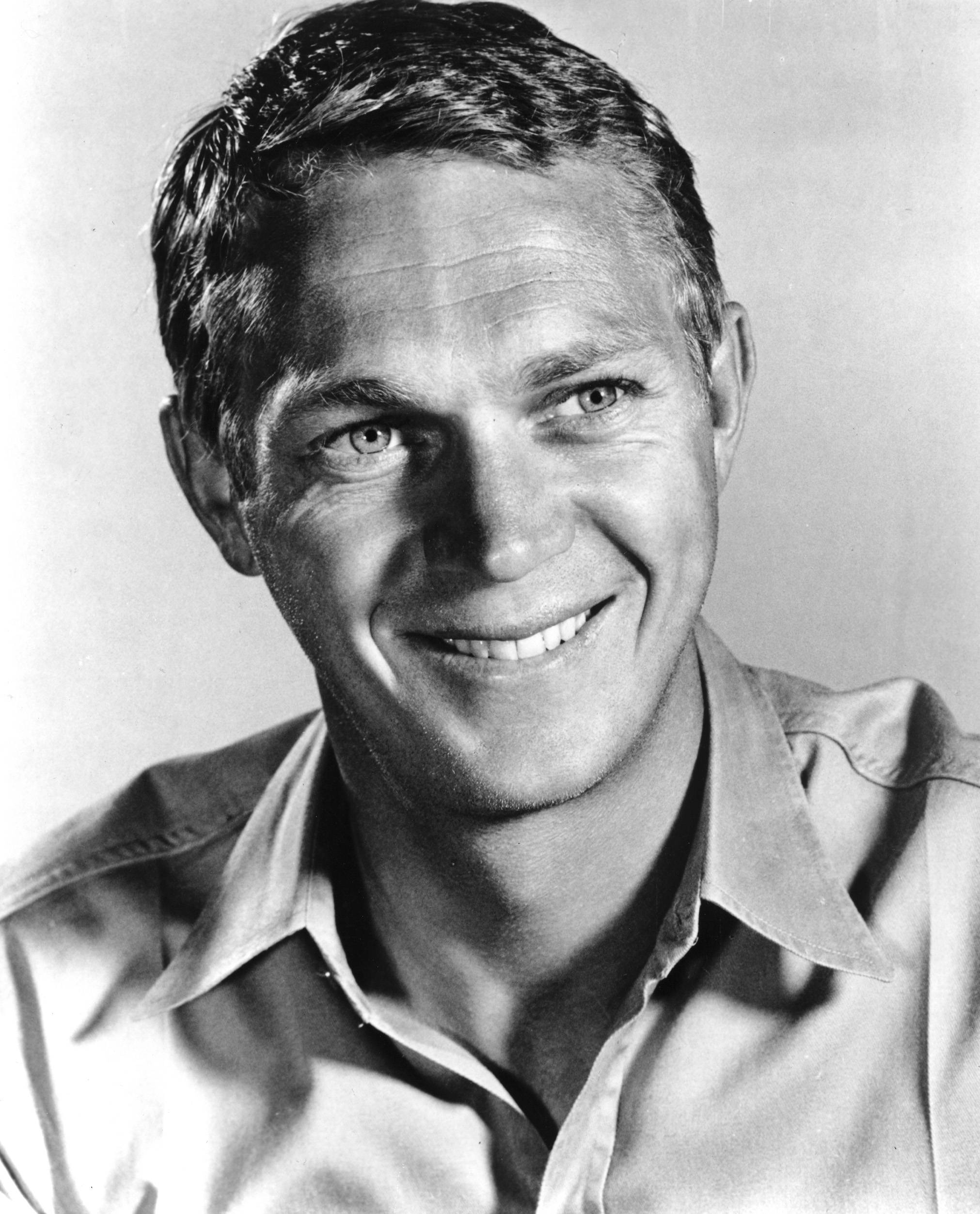 Steve McQueen, black and white portrait, short hair, Full HD Phone Wallpaper