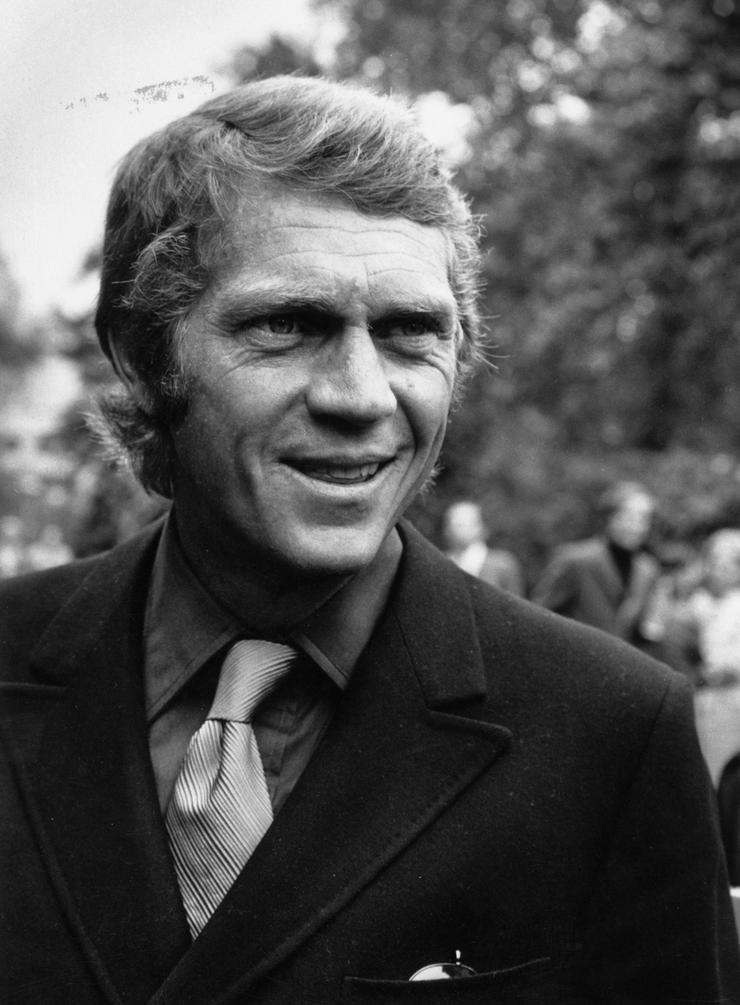 Steve McQueen, 1969, black and white portrait, 2K Phone Wallpaper
