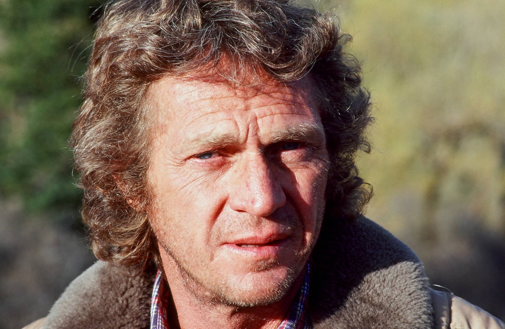 Steve McQueen, 1978 photoshoot, shearling collar jacket, HD Desktop Wallpaper