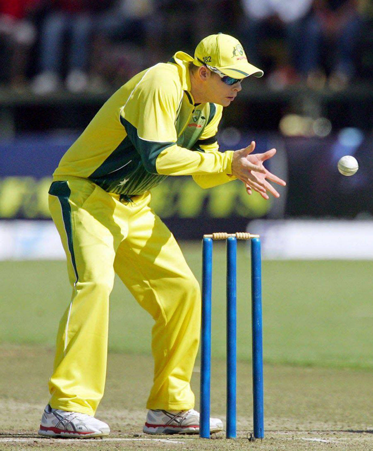Steve Smith, cricket, yellow uniform, HD Phone Wallpaper