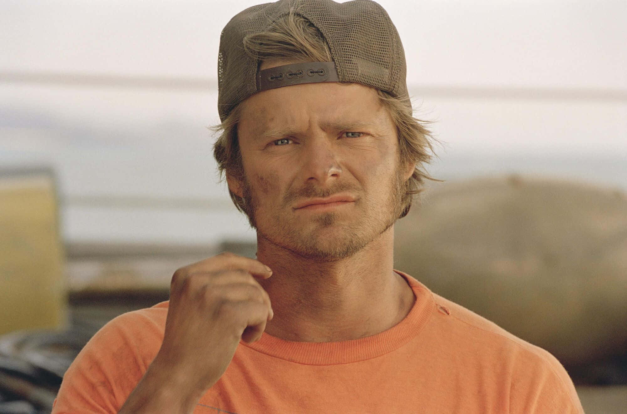 Steve Zahn, orange shirt, cap, Full HD Desktop Wallpaper