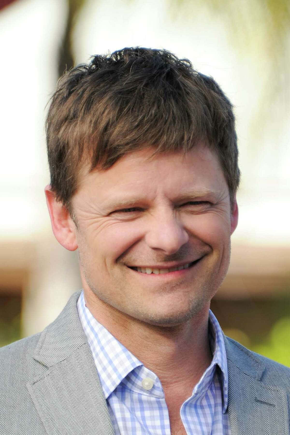 Steve Zahn, gray suit, blue checkered shirt, HD Phone Wallpaper