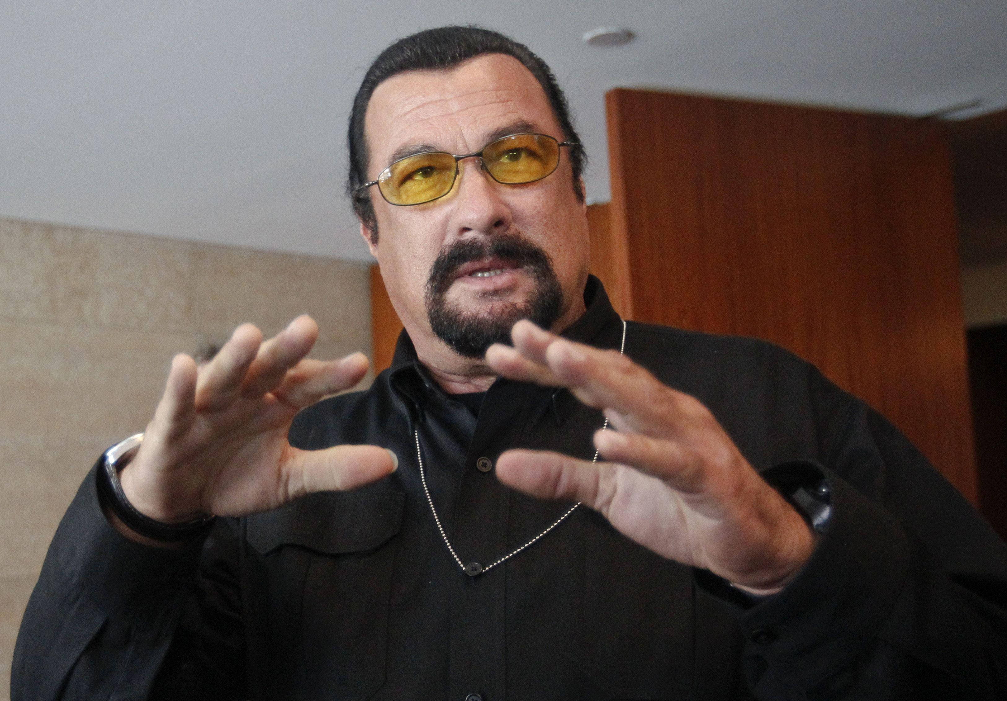 Steven Seagal, American Screenwriter, beard, 2K Desktop Wallpaper