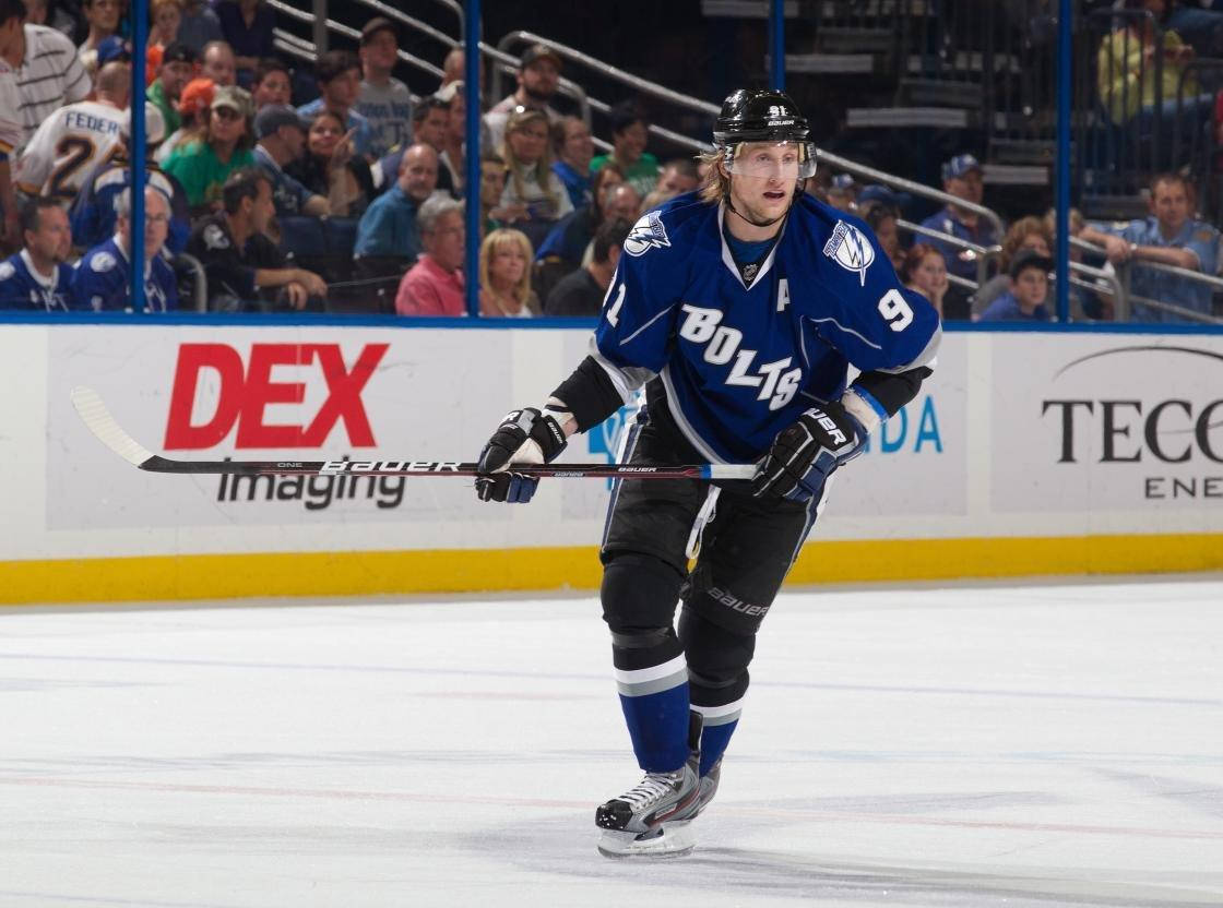 Steven Stamkos, blue Bolts jersey, ice, SD Desktop Wallpaper