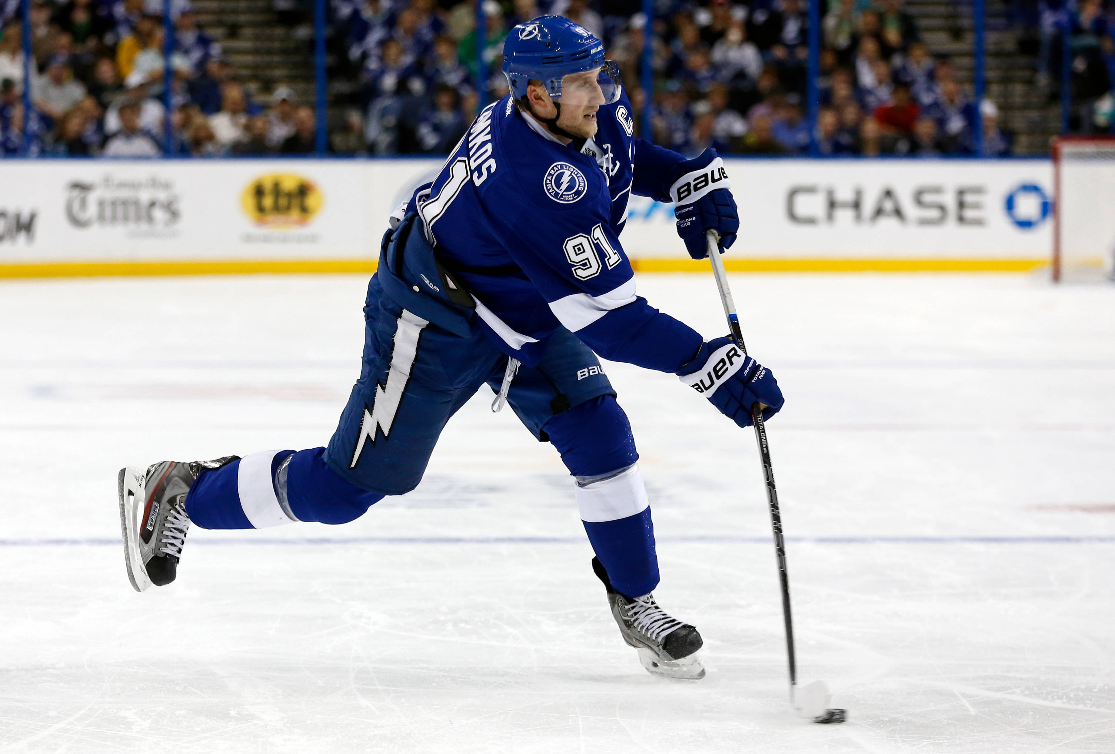 Steven Stamkos, blue uniform, ice, 2K Desktop Wallpaper
