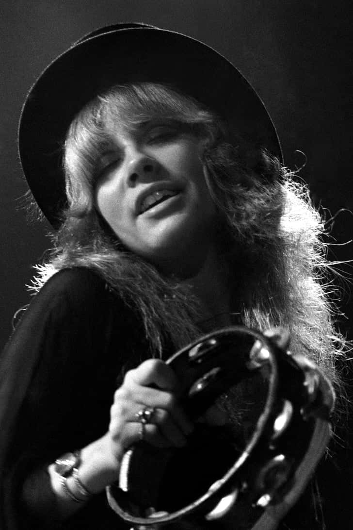 Stevie Nicks, black and white portrait, long hair, SD Phone Wallpaper