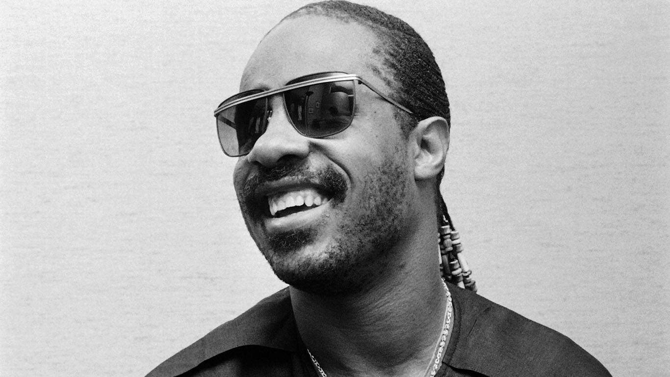 Stevie Wonder, smiling portrait, sunglasses, HD Desktop Wallpaper