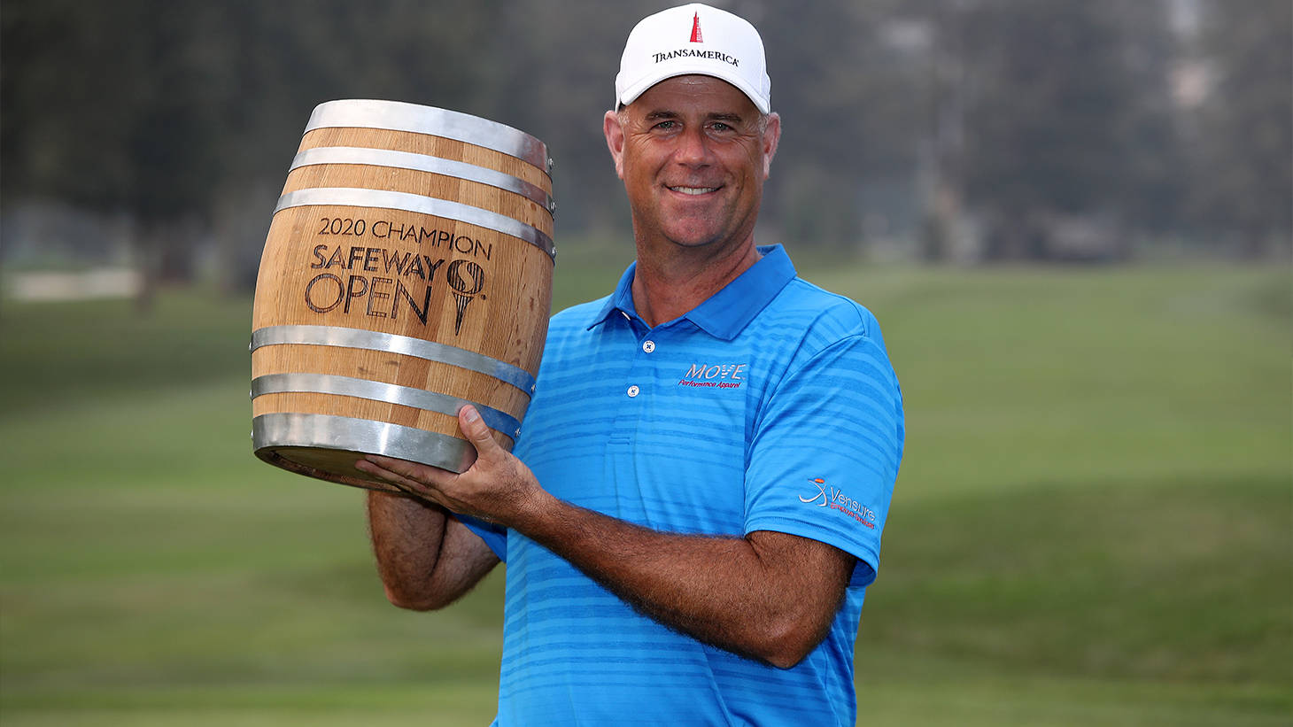 Stewart Cink, blue polo, wooden barrel trophy, HD Desktop Wallpaper