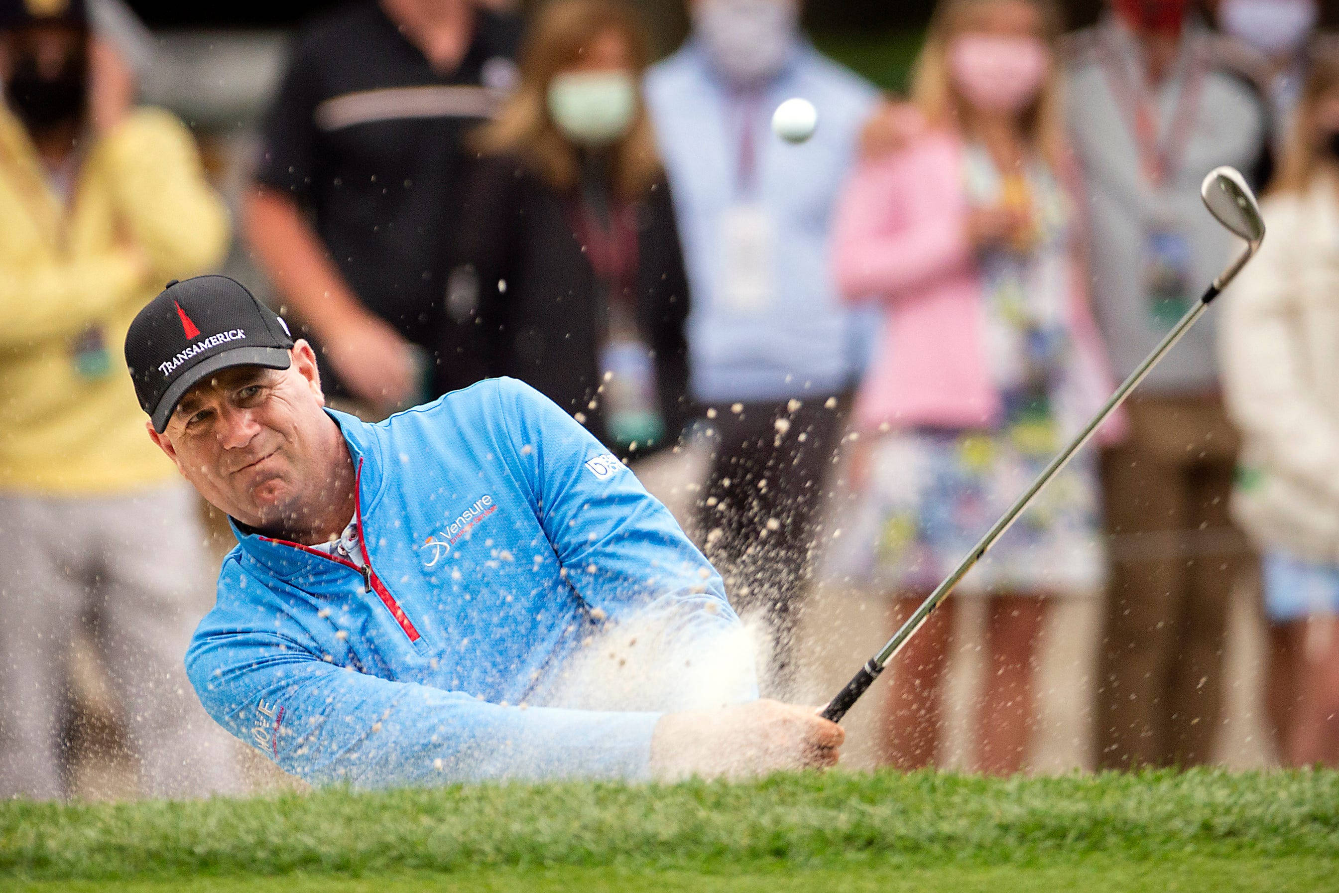 Stewart Cink, blue shirt, sand bunker, 2K Desktop Wallpaper