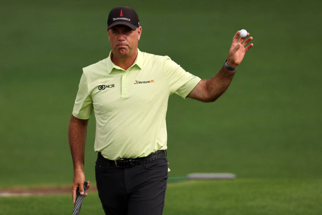 Stewart Cink, light green shirt, golf ball, SD Desktop Wallpaper