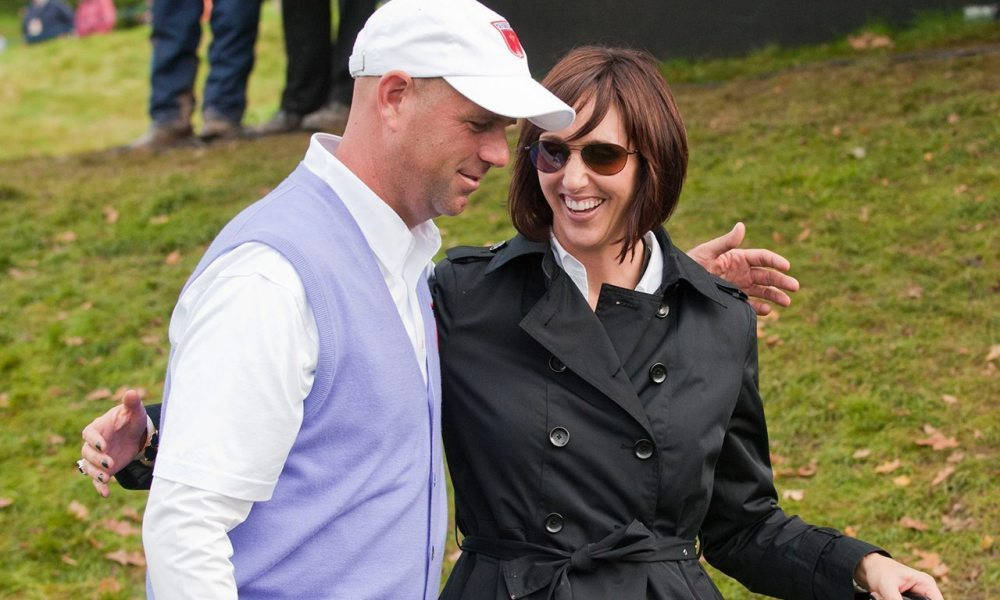 Stewart Cink, wife, grass, SD Desktop Wallpaper