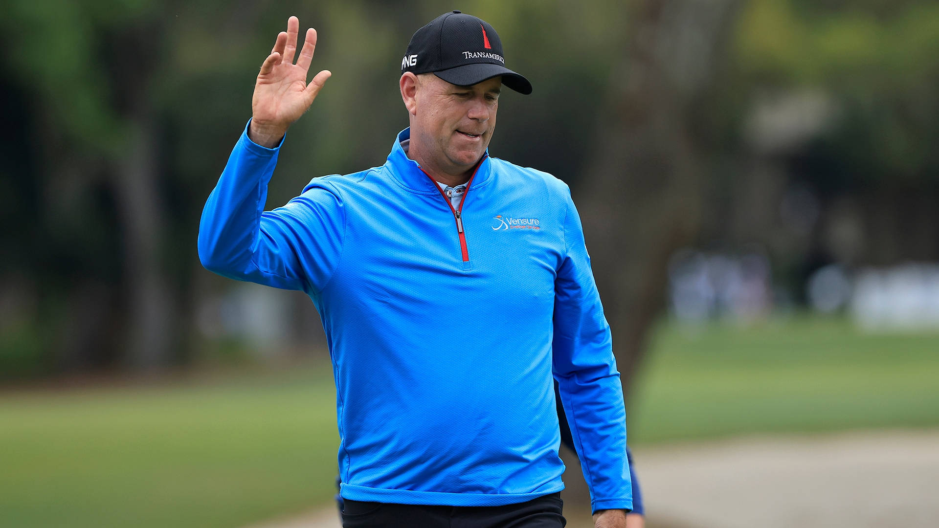 Stewart Cink, bright blue jacket, lush green golf course, Full HD Desktop Wallpaper