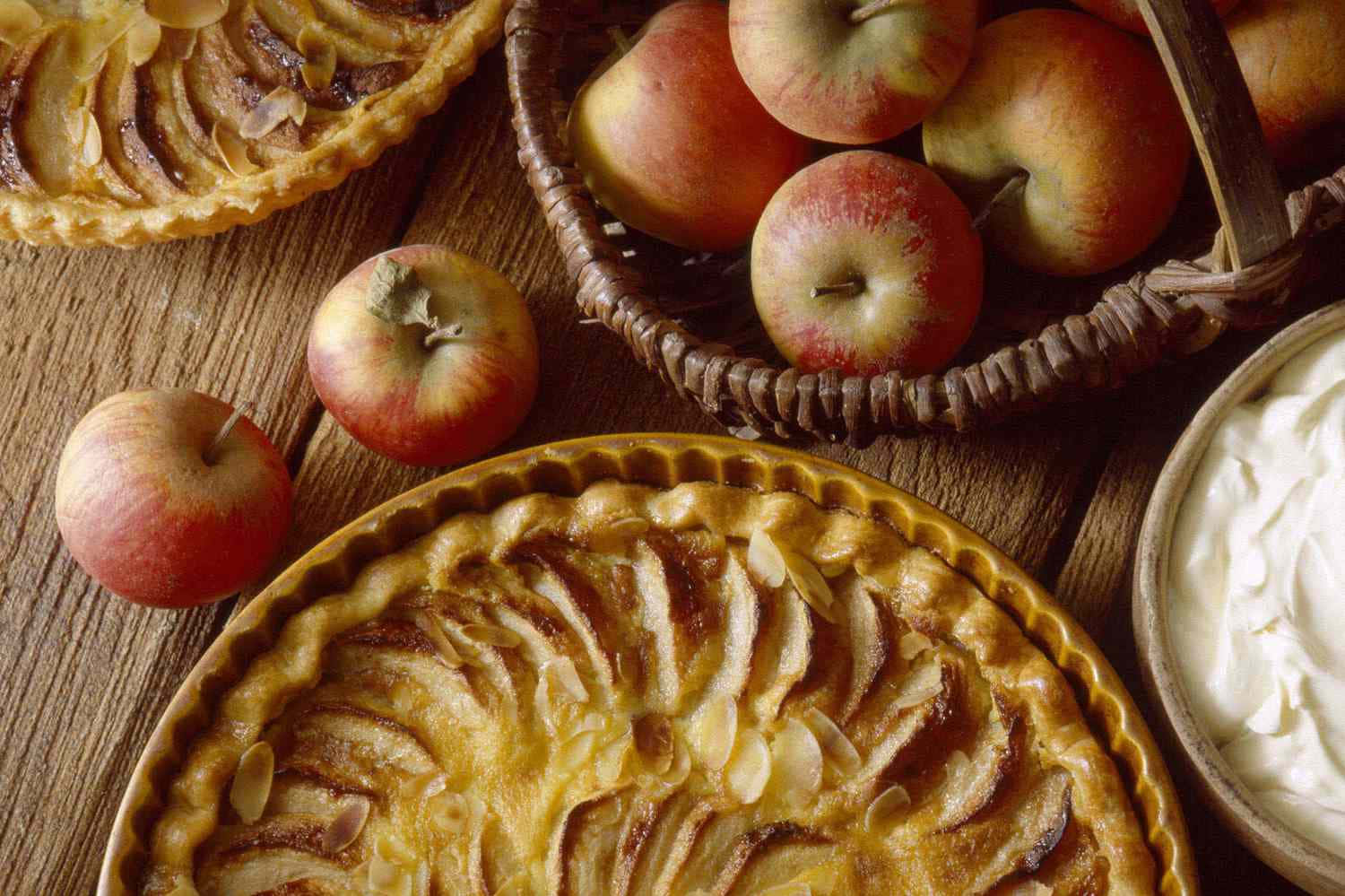 apple pie, golden apple tarts, sliced fruit, HD Desktop Wallpaper