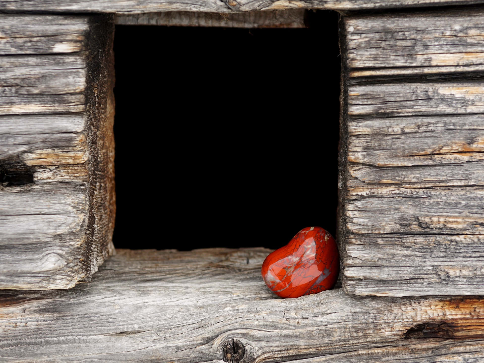 Still Heart HD, glossy red heart-shaped stone, weathered gray wood, Full HD Desktop Wallpaper