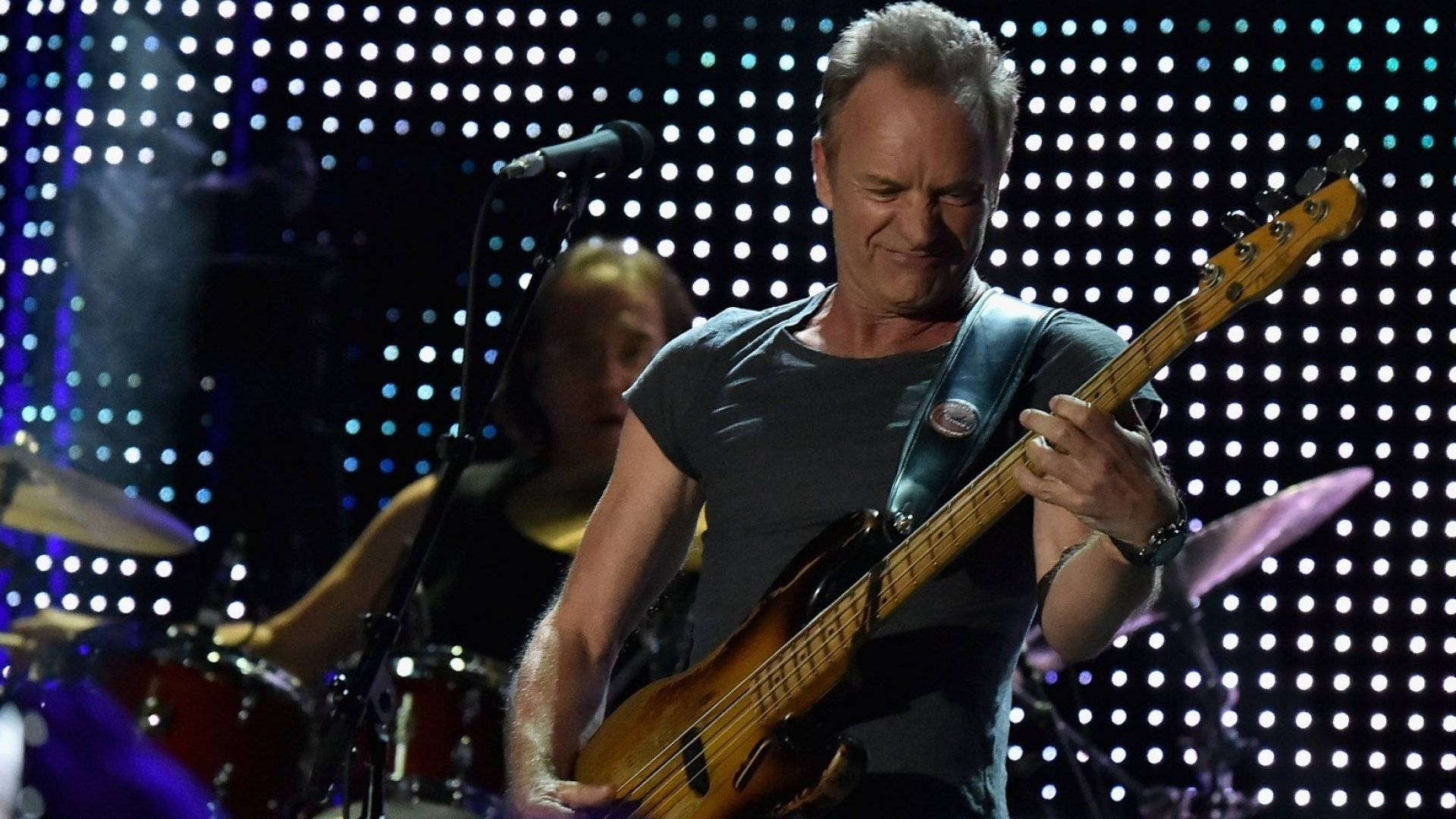 Sting, sunburst bass guitar, bright stage lights, Full HD Desktop Wallpaper