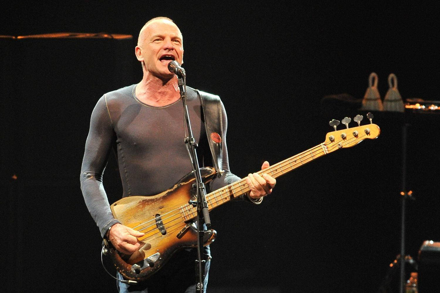 Sting, sunburst bass guitar, stage lights, HD Desktop Wallpaper