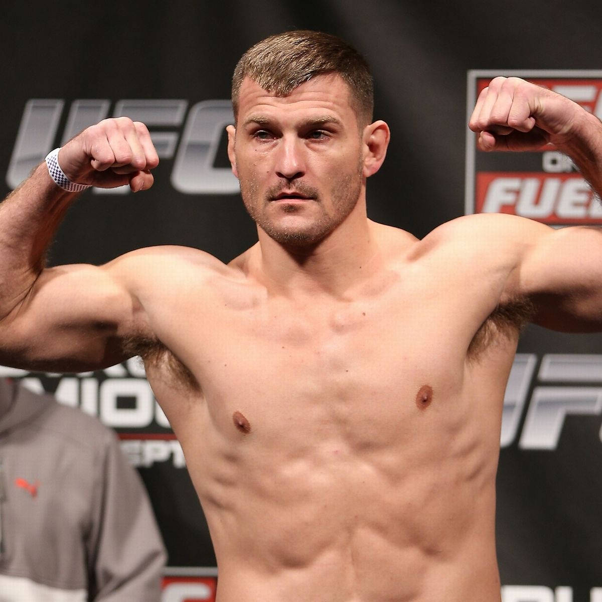 Stipe Miocic, UFC weigh-in, flexing, SD Desktop Wallpaper