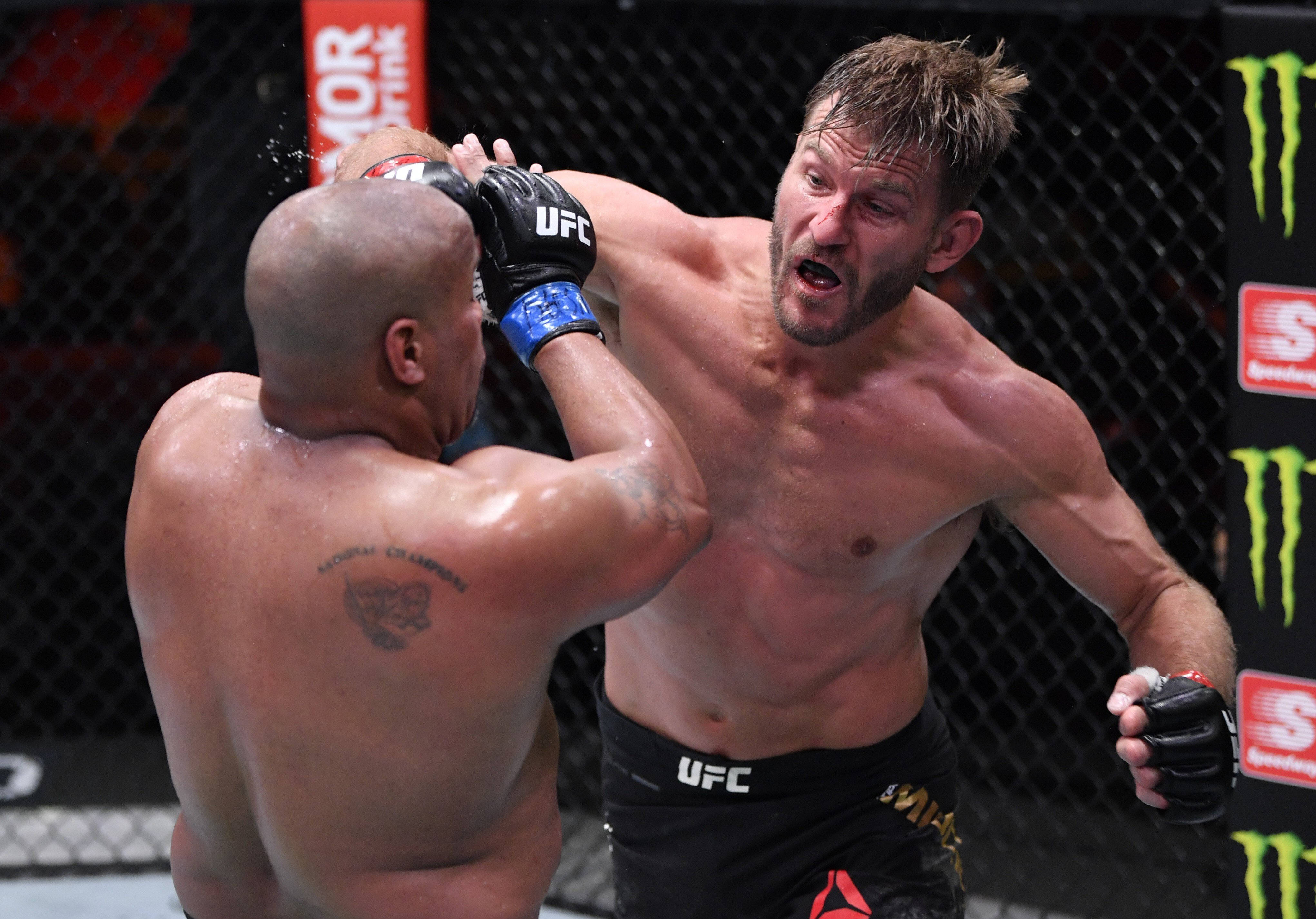 Stipe Miocic, MMA fighters, cage match, 4K Desktop Wallpaper