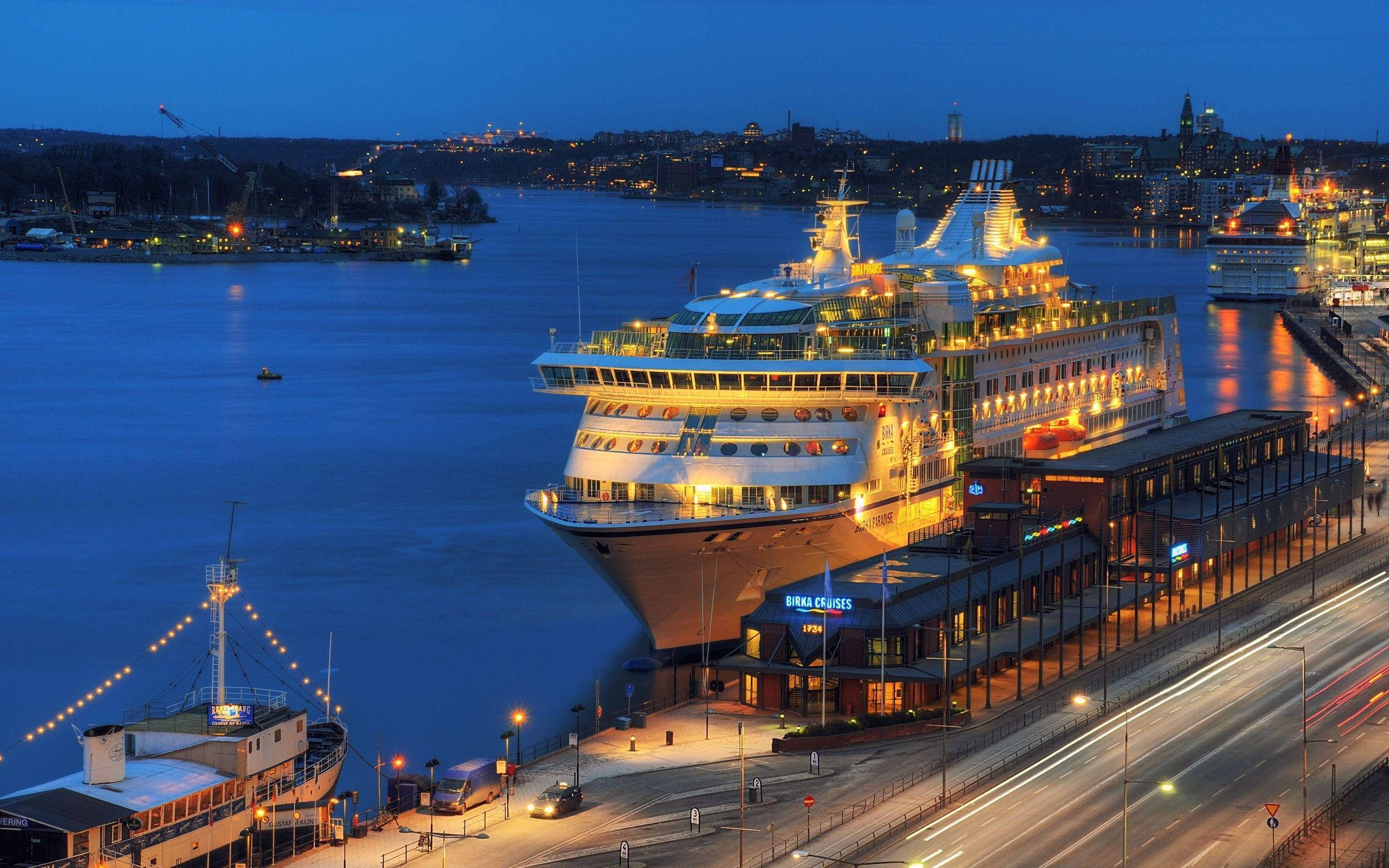 Stockholm, cruise ship, dusk, 2K Desktop Wallpaper