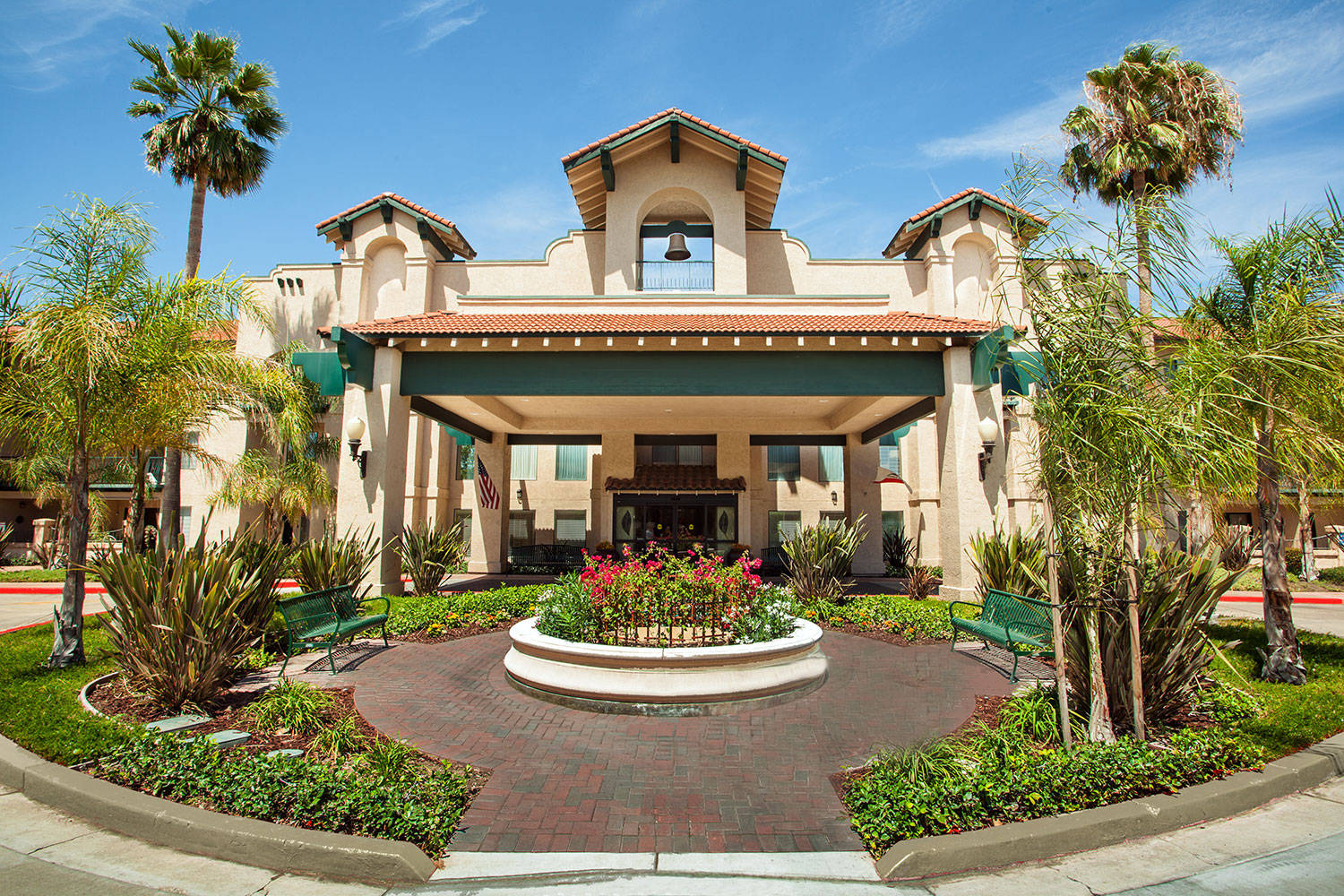 Stockton, Spanish-style hotel entrance, palm trees, HD Desktop Wallpaper
