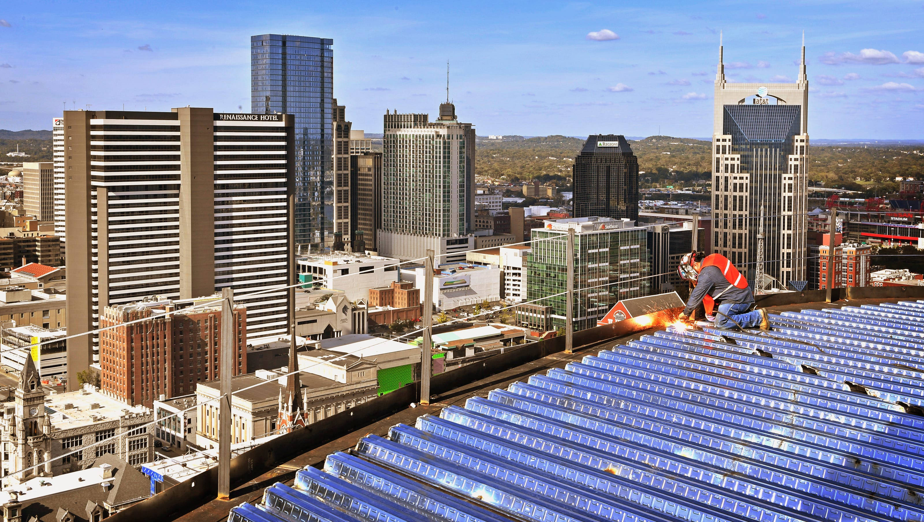 Stockton, solar panels, rooftop, 2K Desktop Wallpaper