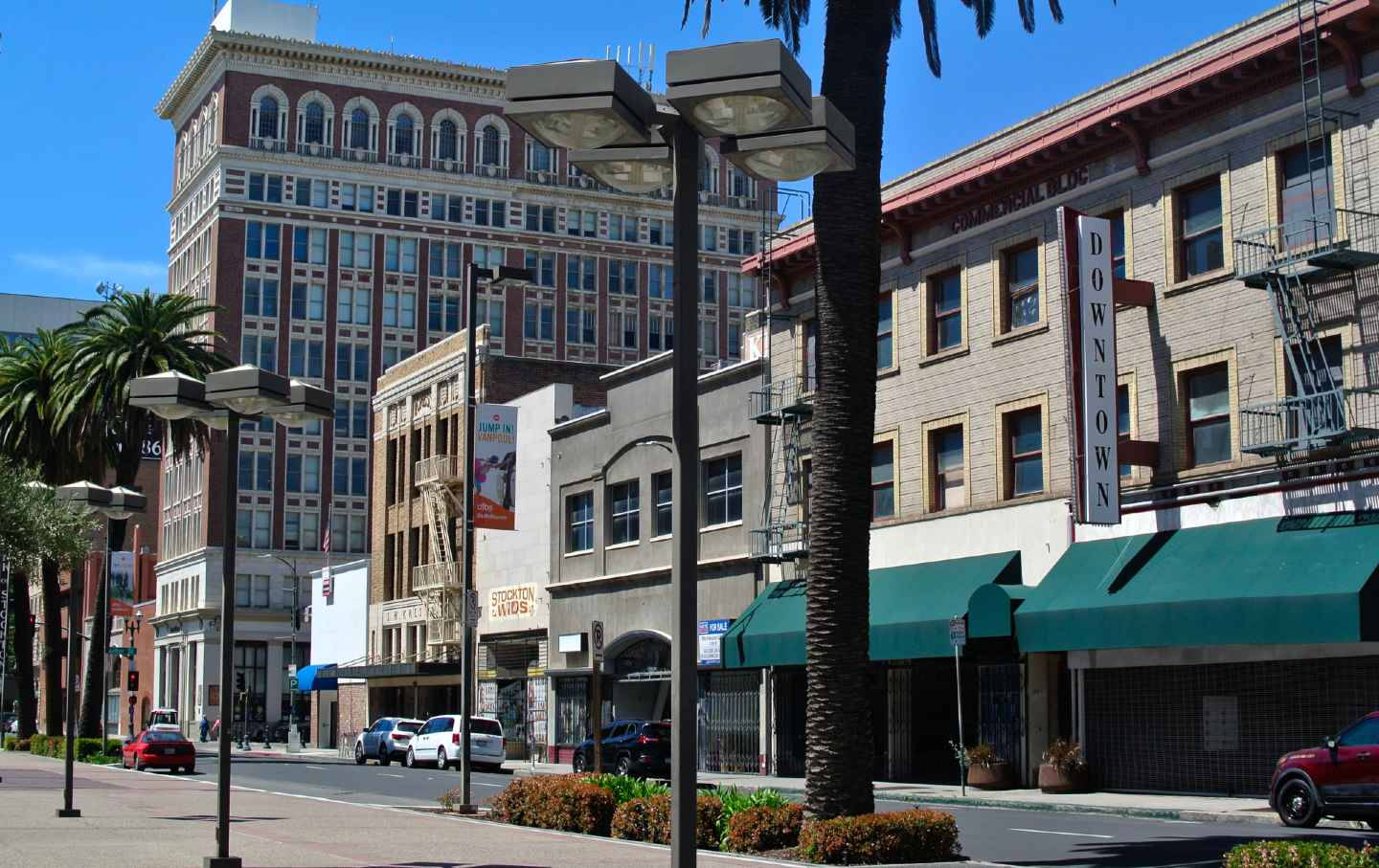 Stockton, downtown street, palm trees, HD Desktop Wallpaper
