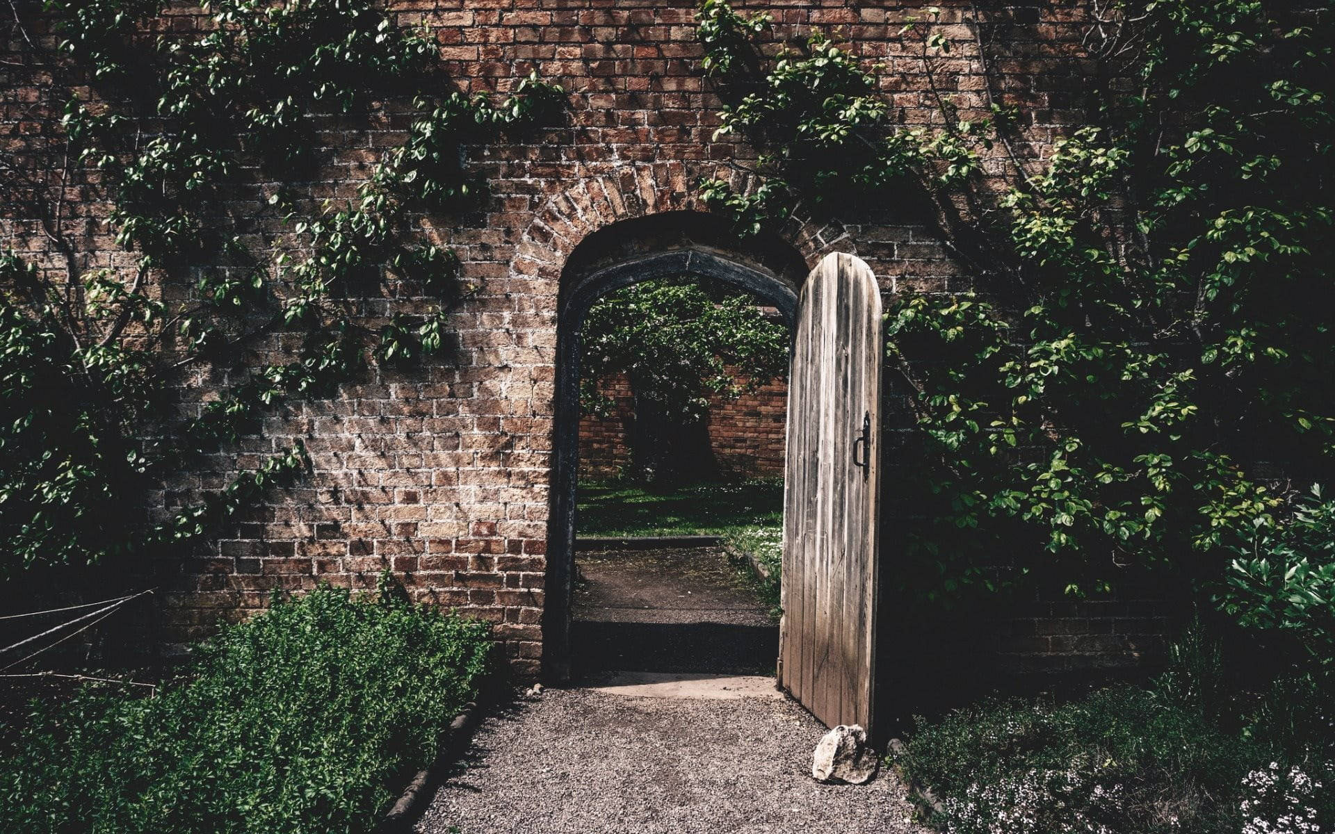 stone wall, arched door, mossy brick archway, Full HD Desktop Wallpaper
