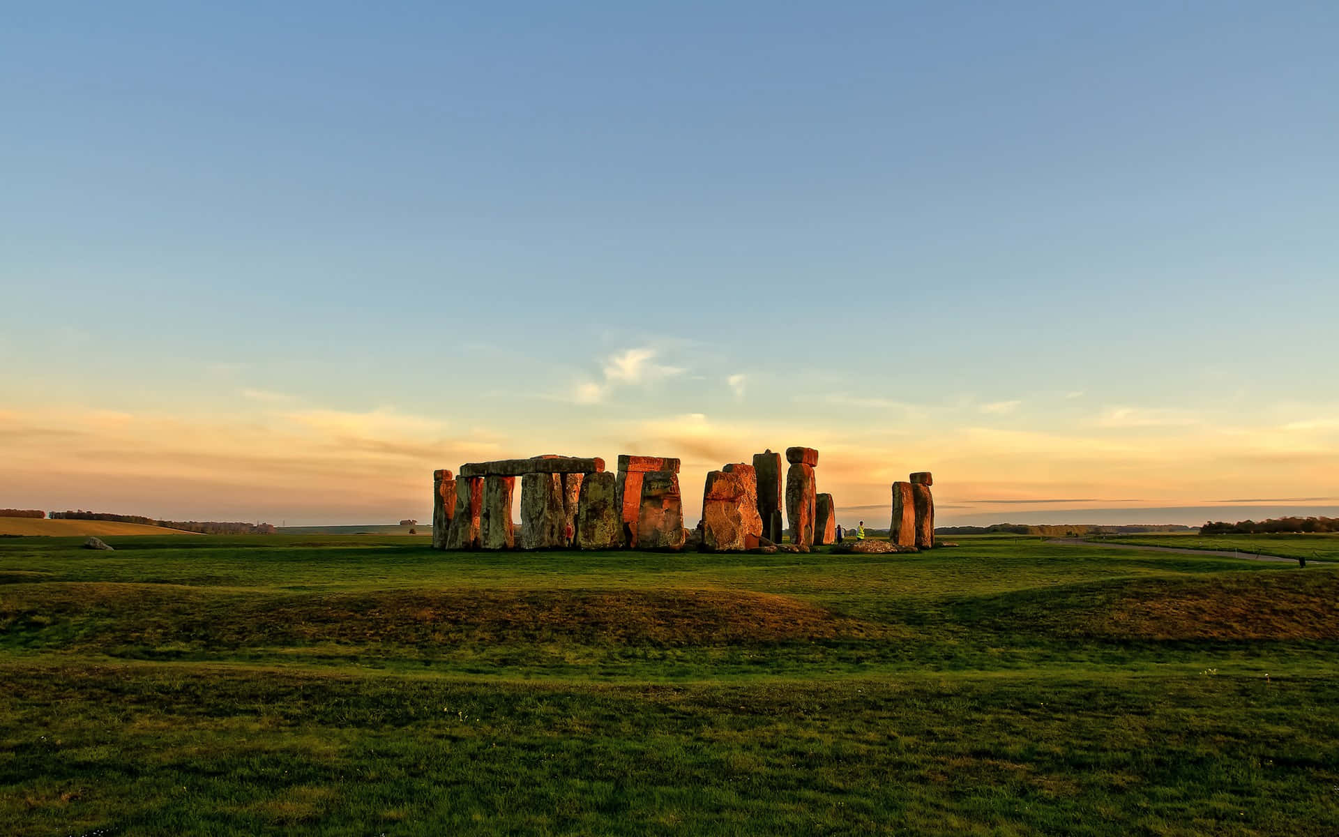 Stonehenge, golden sunset light, clear blue sky, Full HD Desktop Wallpaper